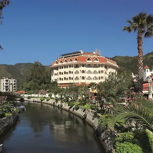Hotel Fortuna, Icmeler
